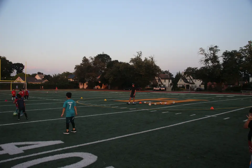 A wide view of the field towards the end of a session